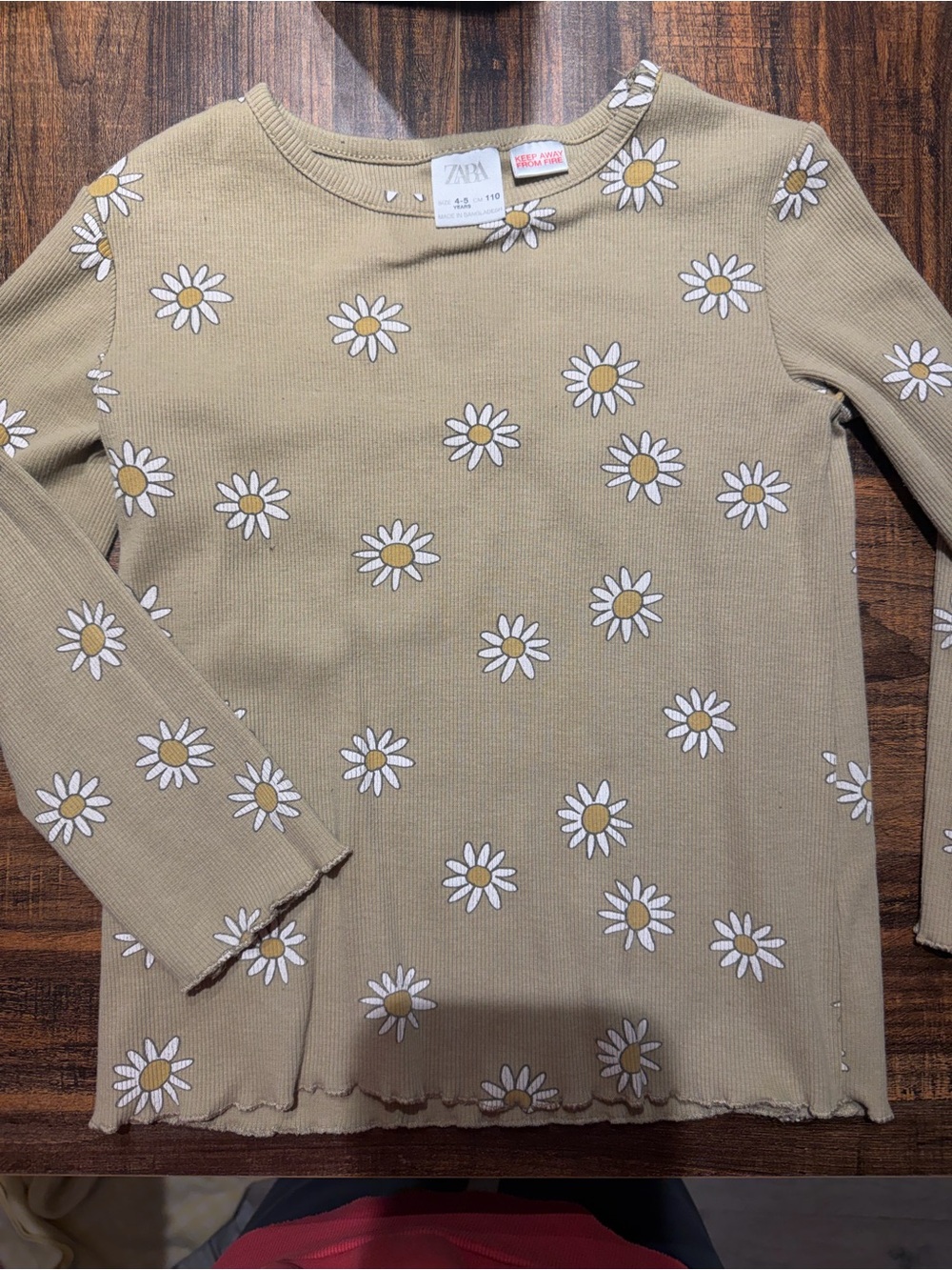 Zara Tan Ribbed Long Sleeve Top with White & Yellow Daisies